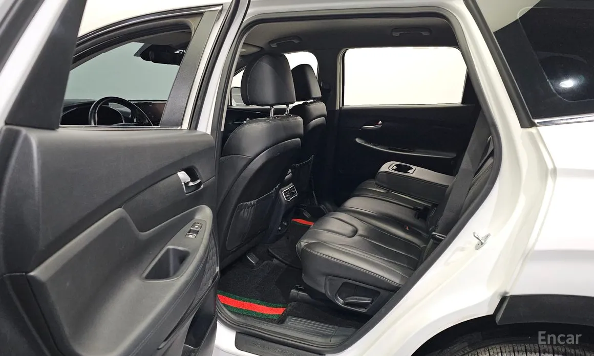 Фото 11 - Hyundai Santa Fe