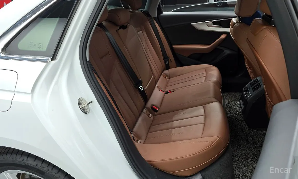 Фото 12 - Audi A4