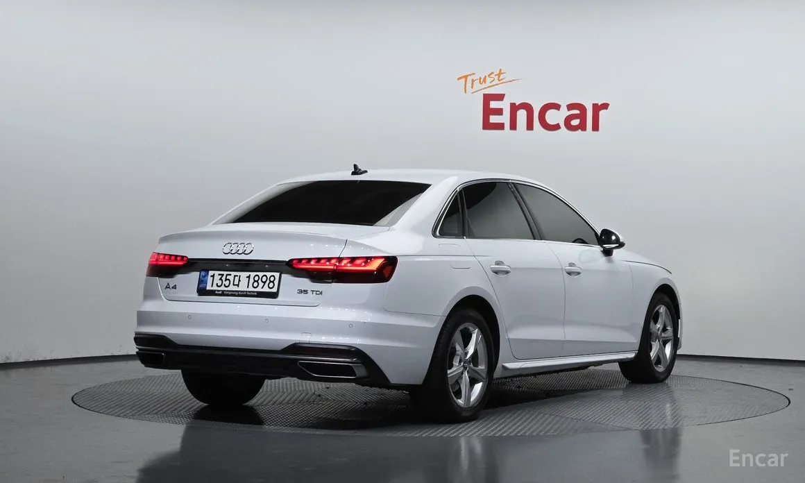 Фото 2 - Audi A4