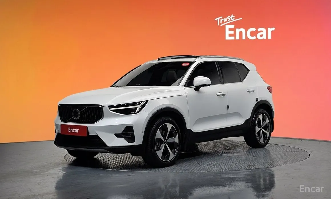 Фото 1 - Volvo XC40