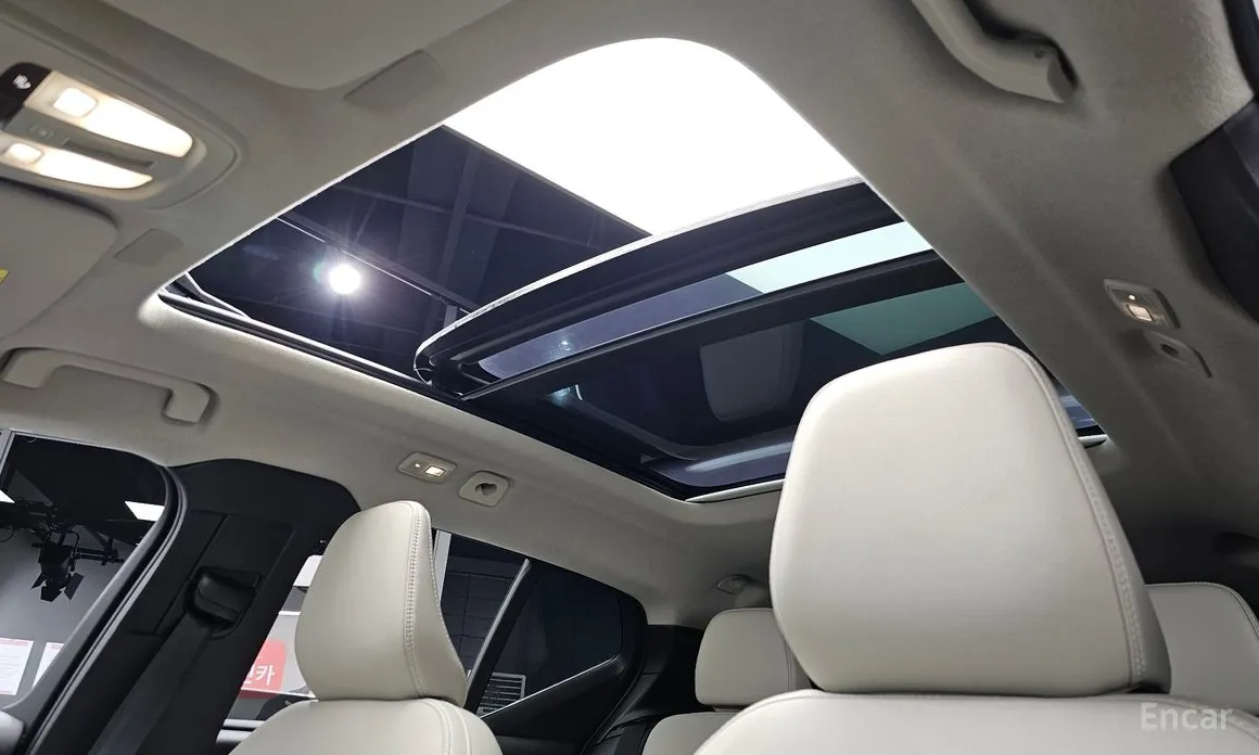 Фото 18 - Volvo XC40