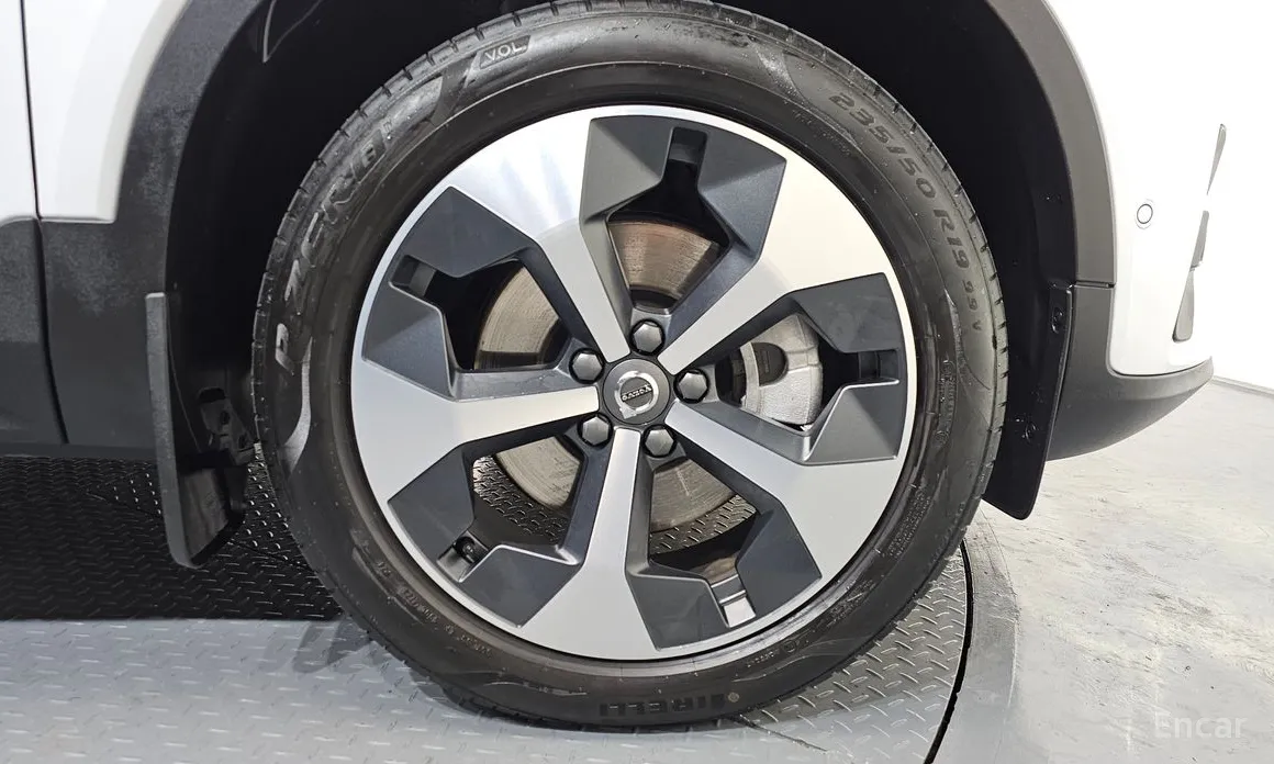 Фото 5 - Volvo XC40