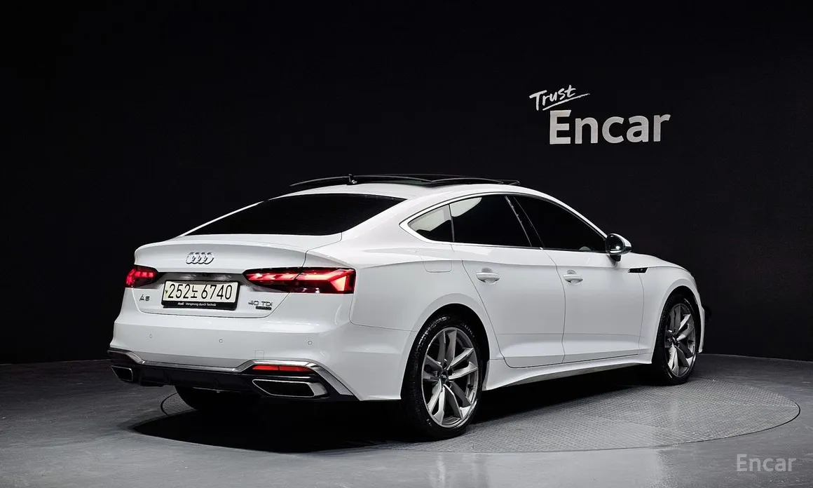 Фото 2 - Audi A5