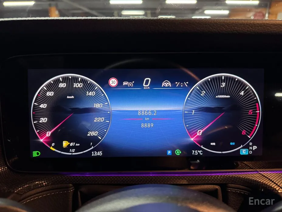 Фото 8 - Mercedes-Benz G-Class