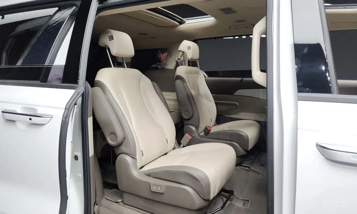 Фото 12 - Kia Carnival