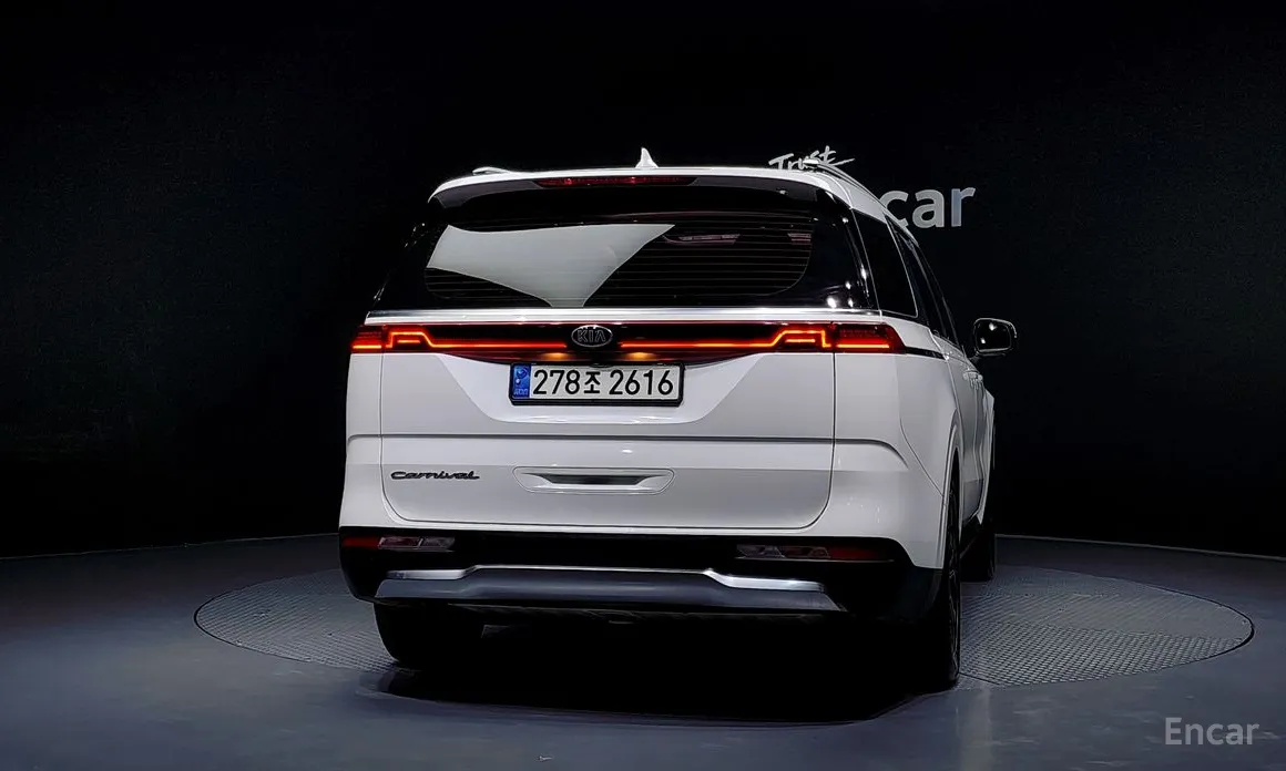 Фото 4 - Kia Carnival