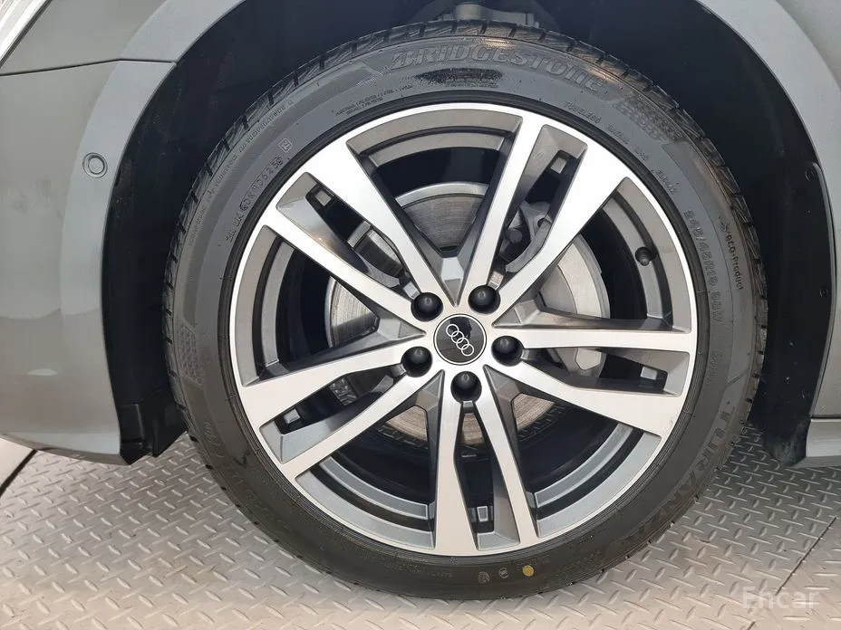 Фото 5 - Audi A6