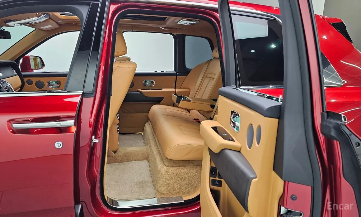 Фото 12 - Rolls-Royce Cullinan