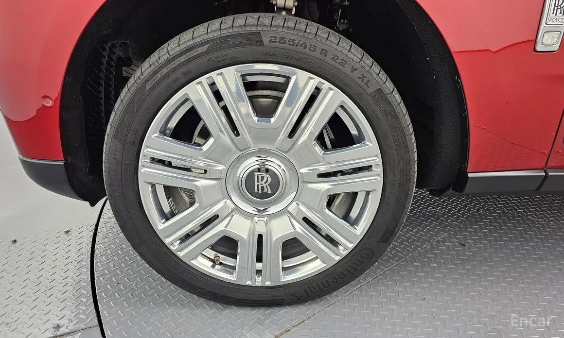 Фото 5 - Rolls-Royce Cullinan