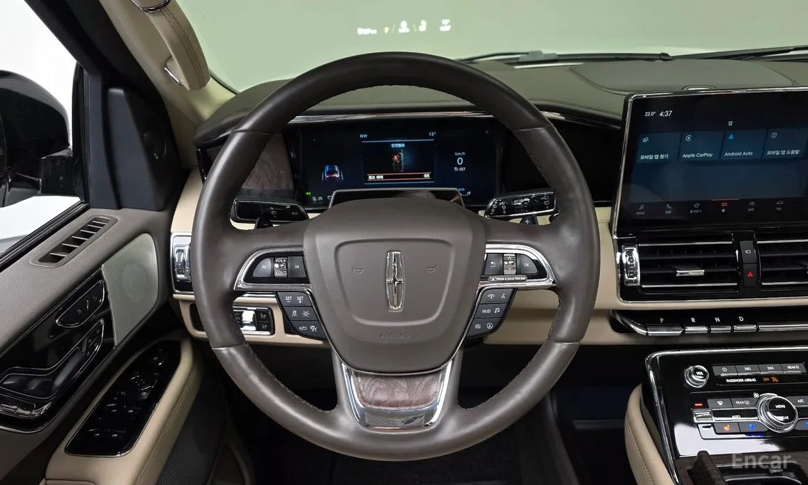 Фото 13 - Lincoln Navigator