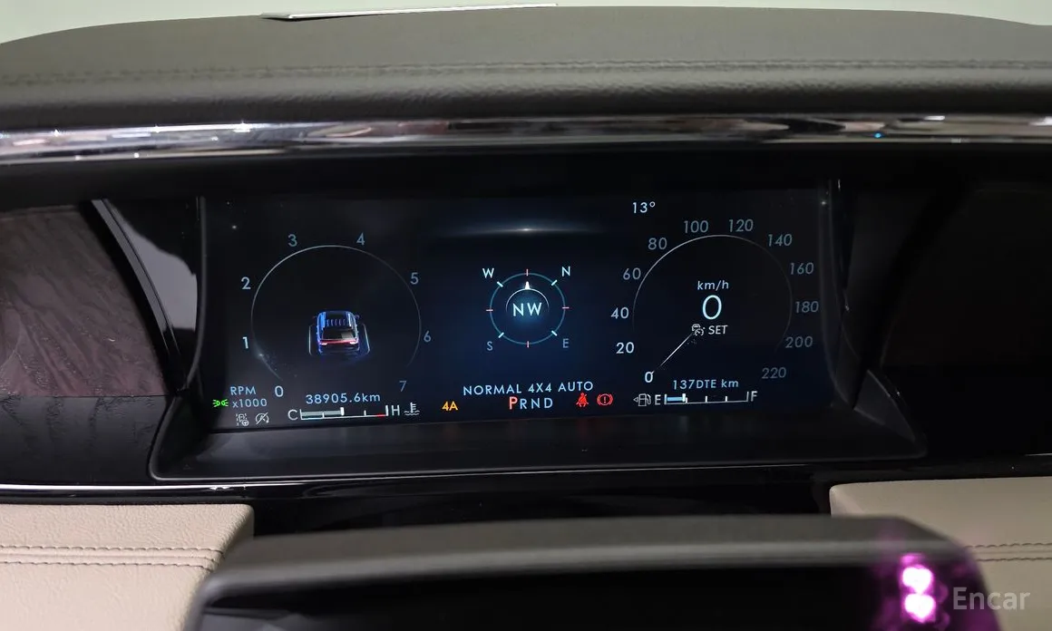 Фото 8 - Lincoln Navigator