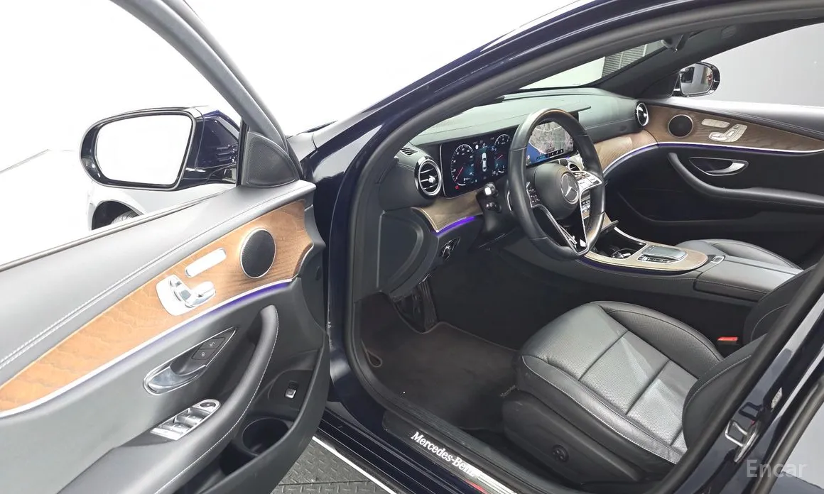 Фото 11 - Mercedes-Benz E-Class