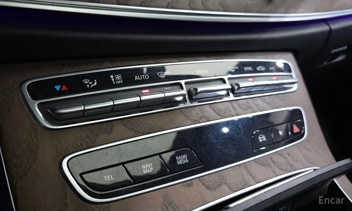 Фото 16 - Mercedes-Benz E-Class