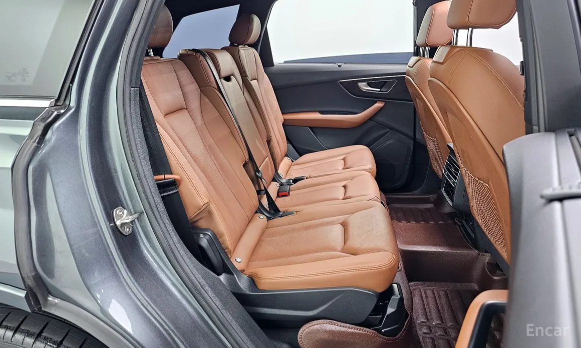 Фото 12 - Audi Q7