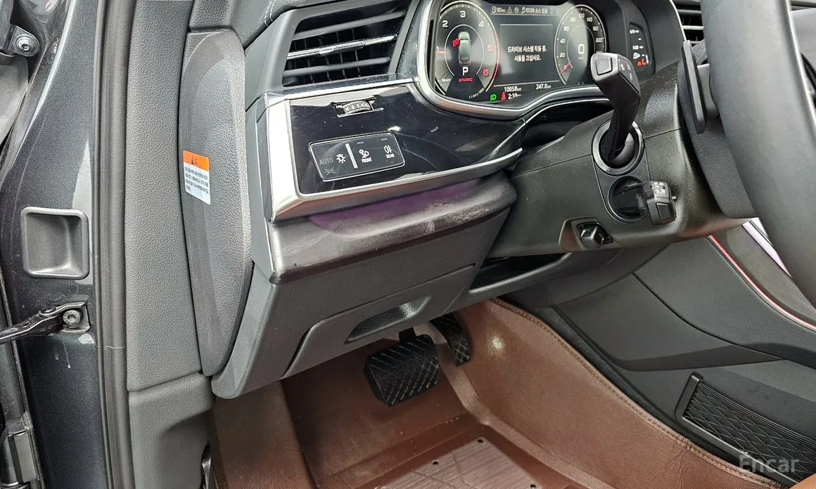 Фото 16 - Audi Q7