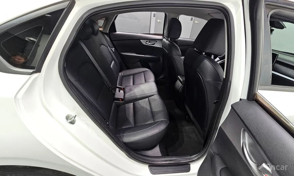 Фото 12 - Kia K3