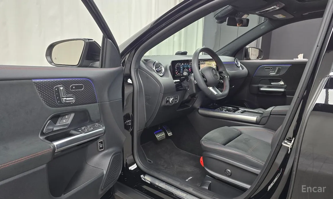 Фото 11 - Mercedes-Benz GLA-Class