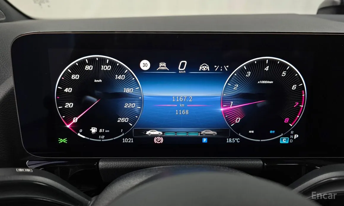 Фото 8 - Mercedes-Benz GLA-Class