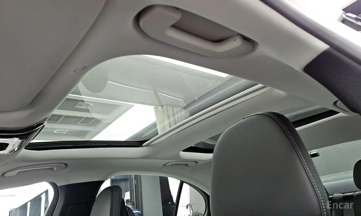 Фото 18 - Mercedes-Benz E-Class