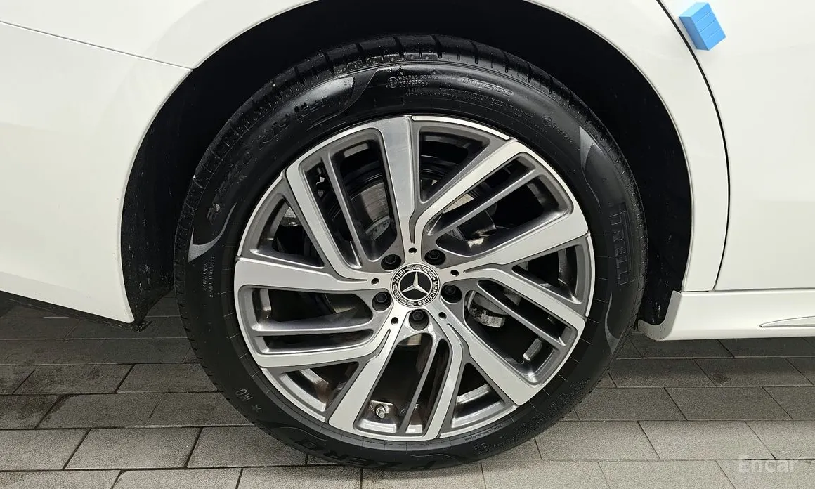 Фото 5 - Mercedes-Benz E-Class