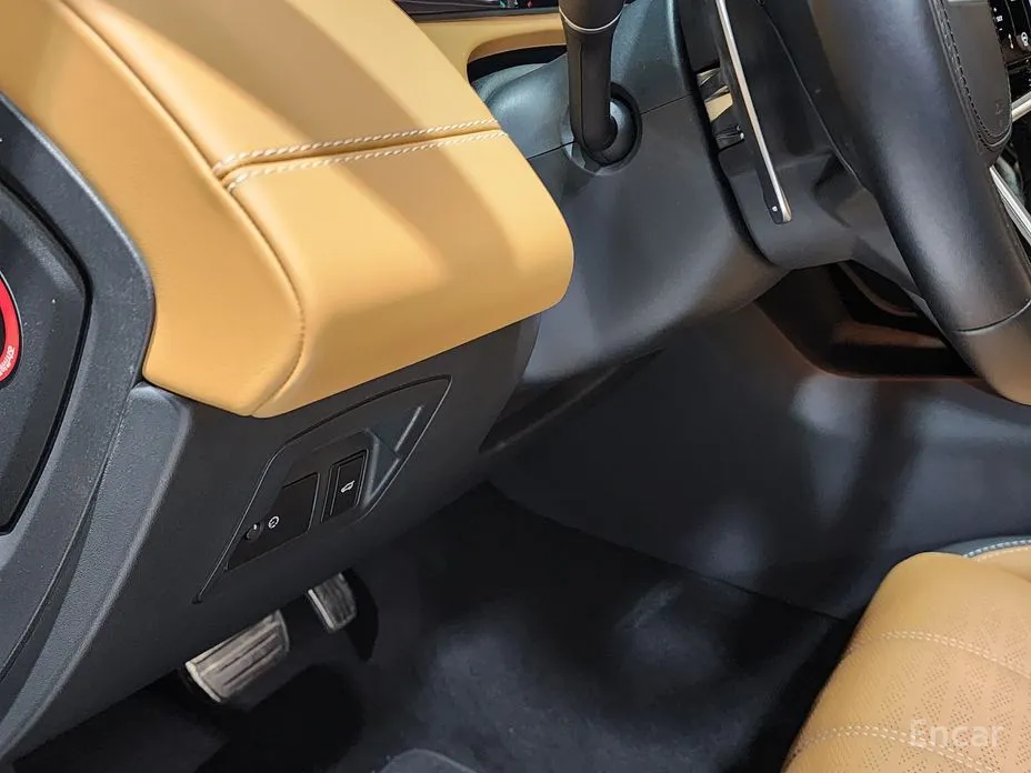 Фото 14 - Land Rover Range Rover Velar