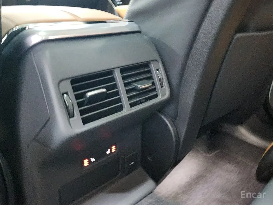 Фото 16 - Land Rover Range Rover Velar