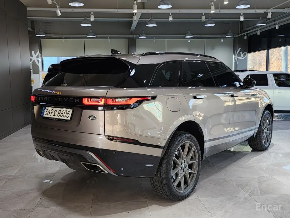 Фото 3 - Land Rover Range Rover Velar