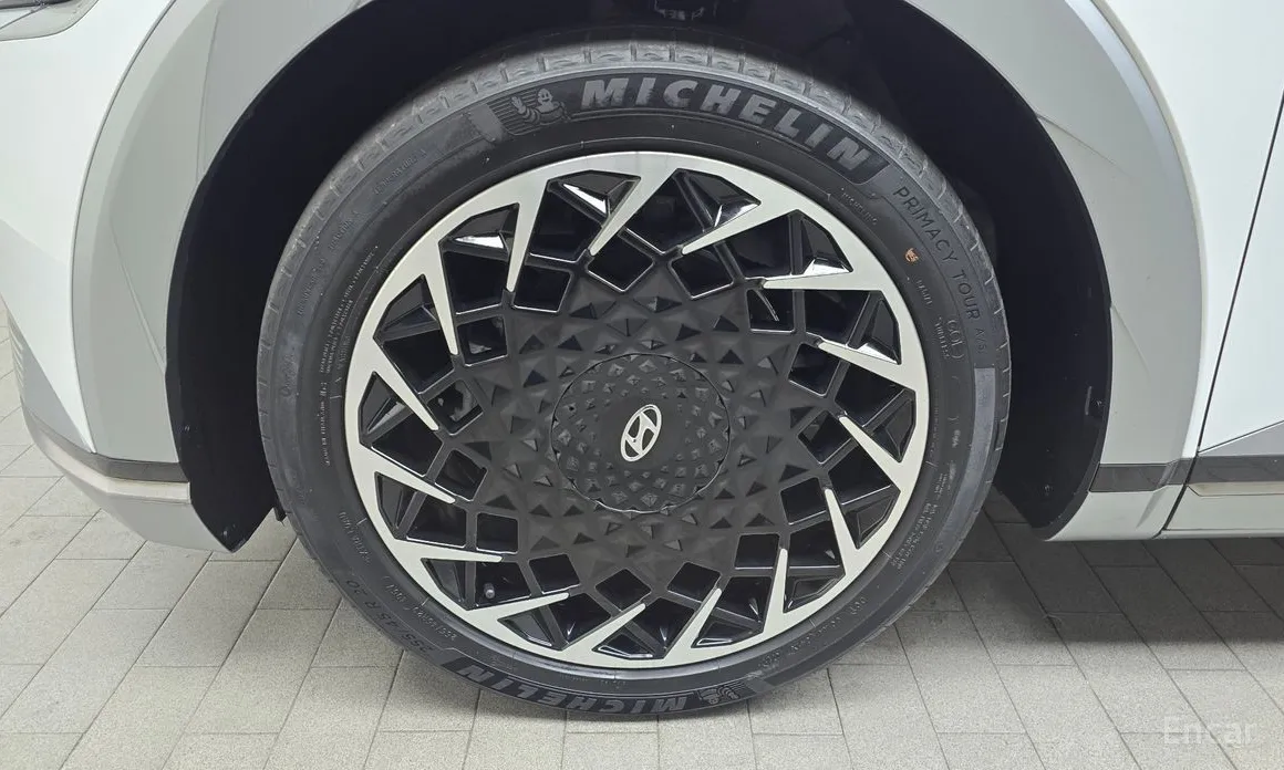 Photo 5 - Hyundai Ioniq 5