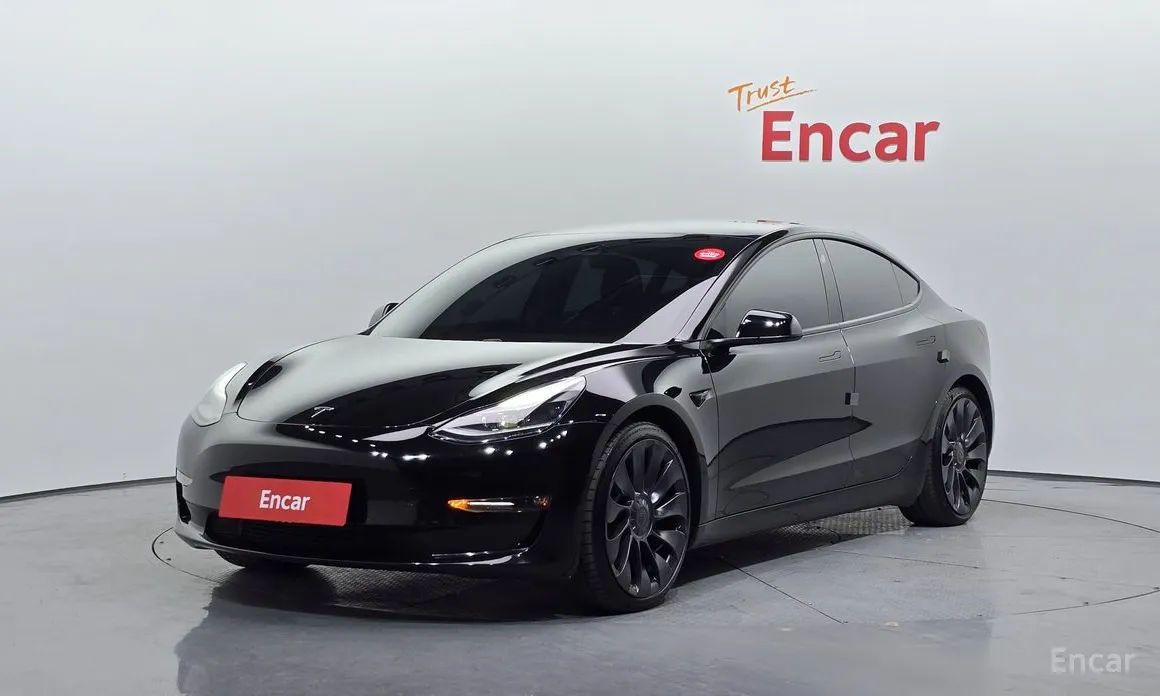 Фото 1 - Tesla Model 3