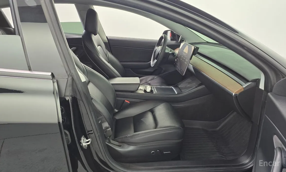 Фото 11 - Tesla Model 3