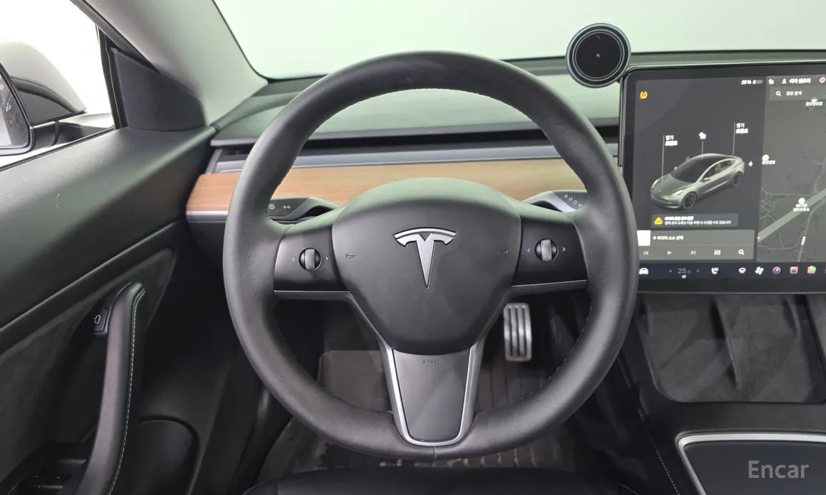 Фото 13 - Tesla Model 3