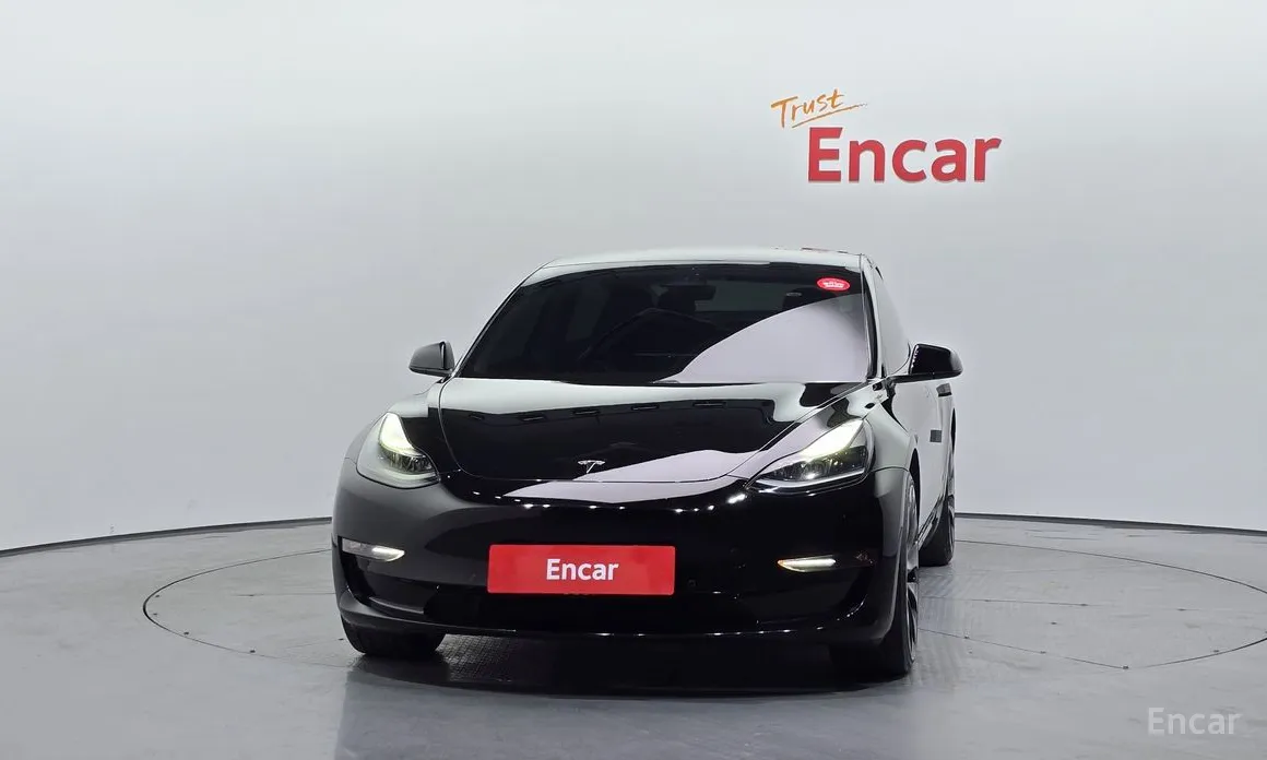 Фото 3 - Tesla Model 3