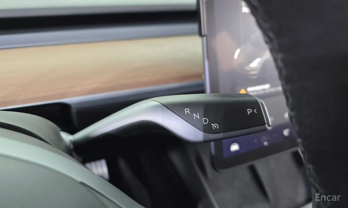 Фото 9 - Tesla Model 3