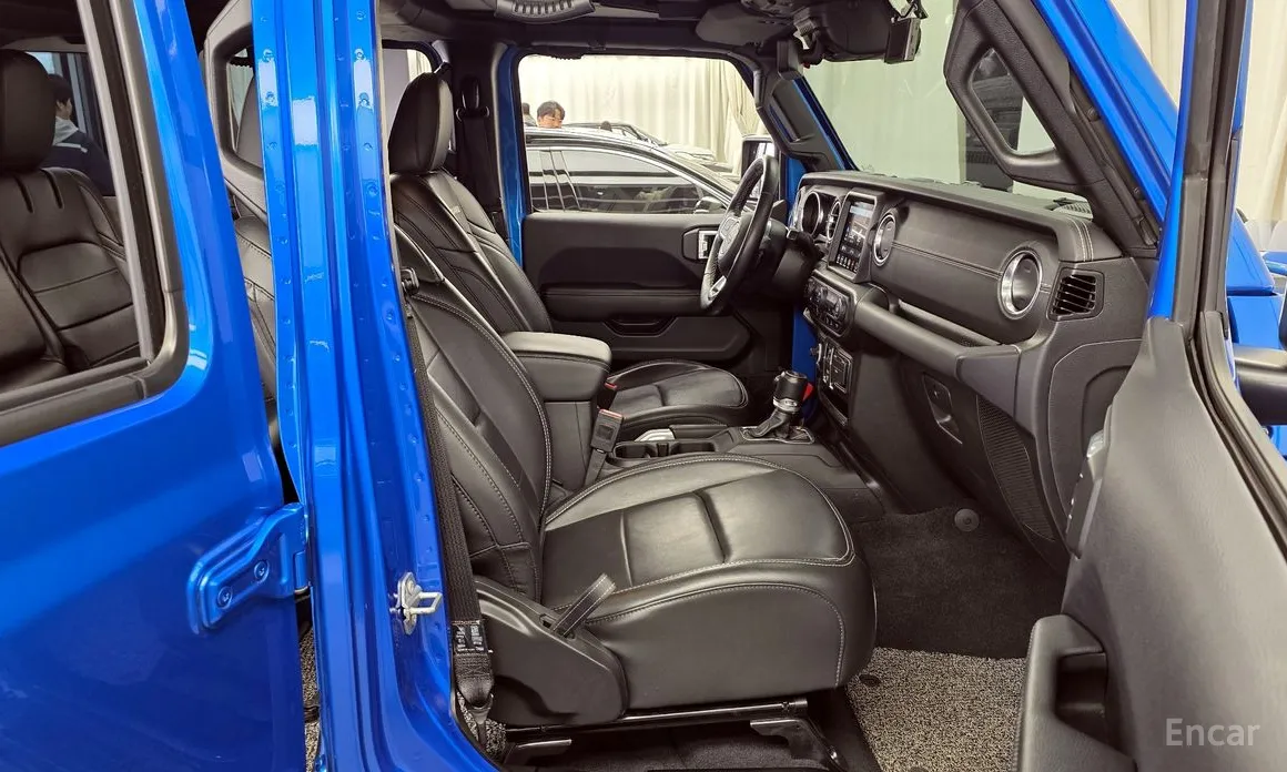 Фото 11 - Jeep Wrangler