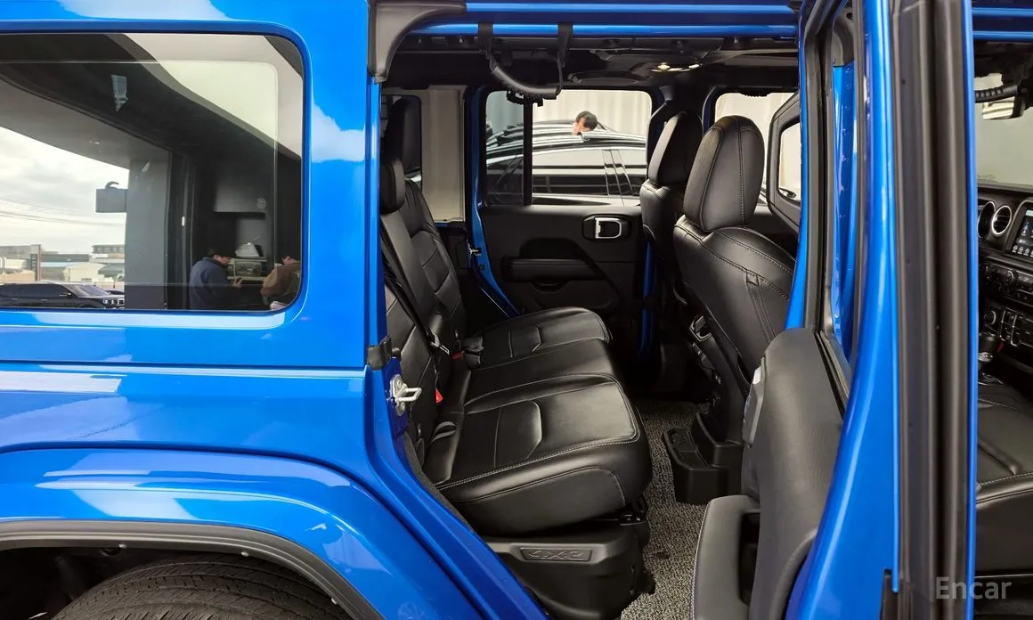 Фото 12 - Jeep Wrangler