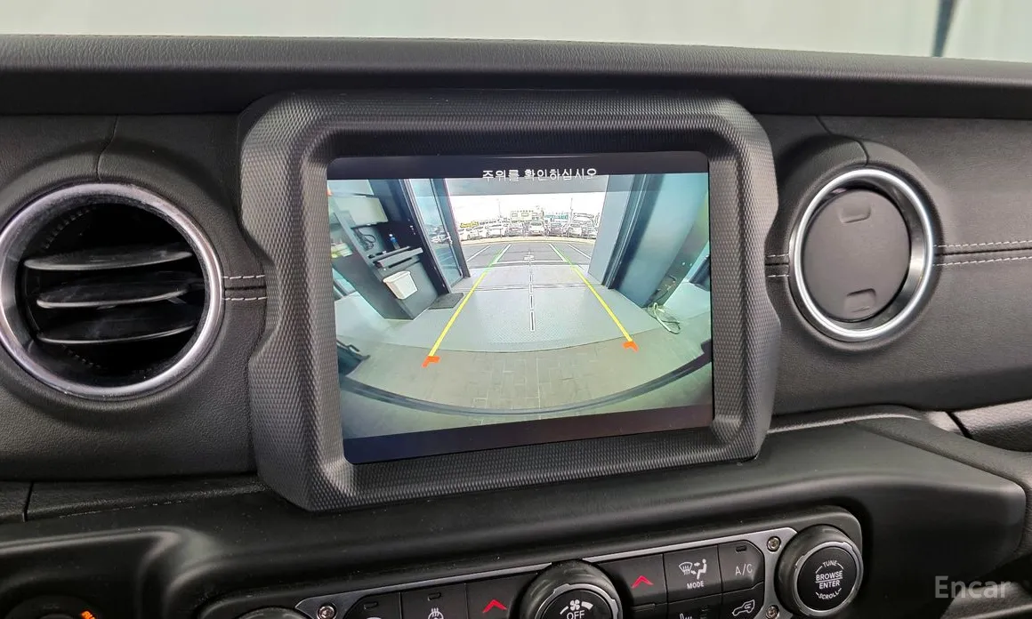 Фото 15 - Jeep Wrangler