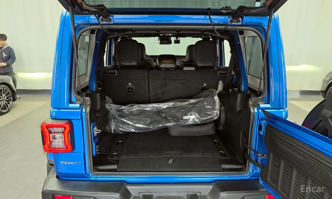 Фото 20 - Jeep Wrangler