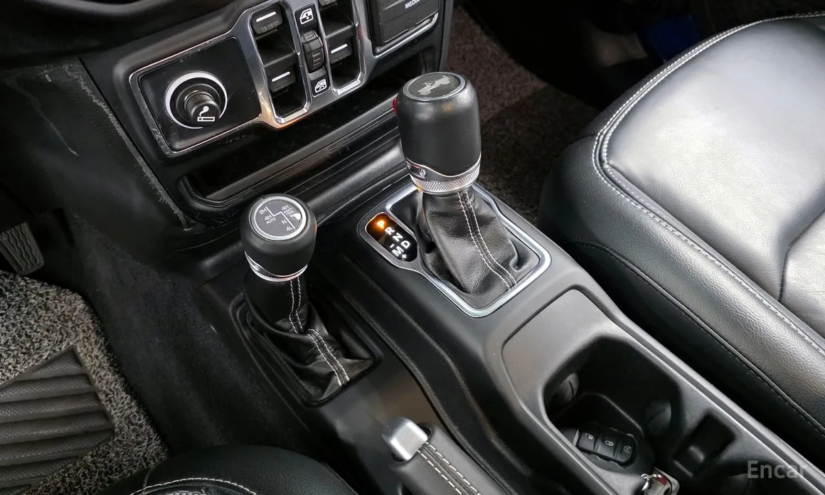 Фото 9 - Jeep Wrangler