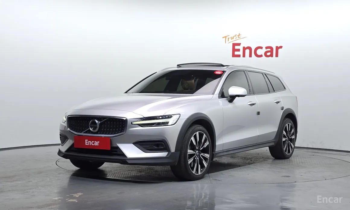 Фото 1 - Volvo V60