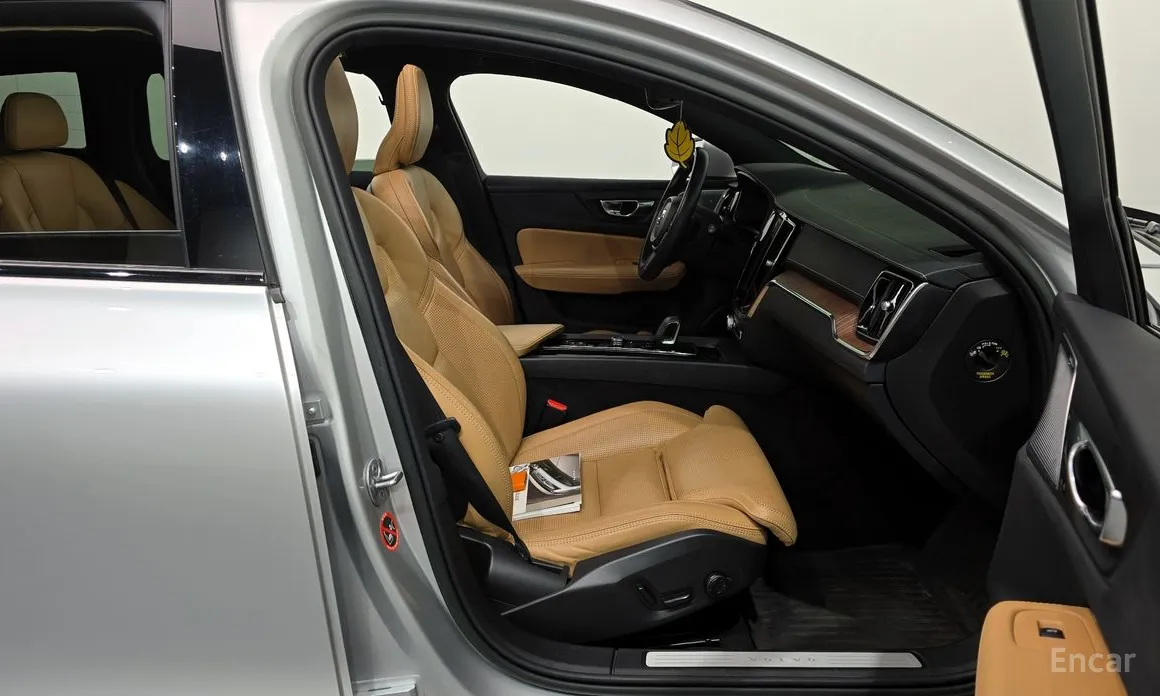 Фото 11 - Volvo V60