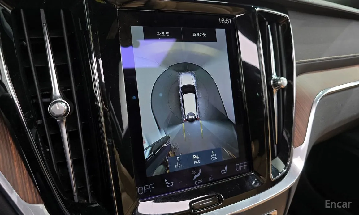 Фото 15 - Volvo V60