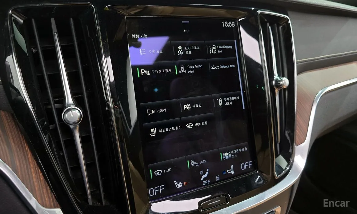 Фото 16 - Volvo V60