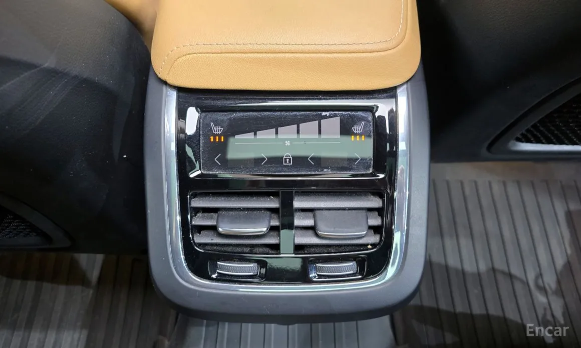 Фото 19 - Volvo V60