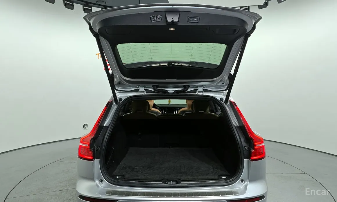 Фото 20 - Volvo V60