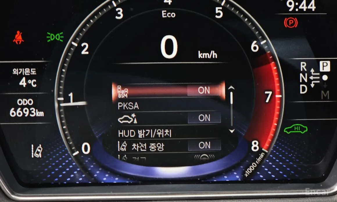 Фото 16 - Lexus LS