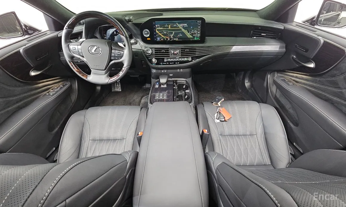 Фото 7 - Lexus LS