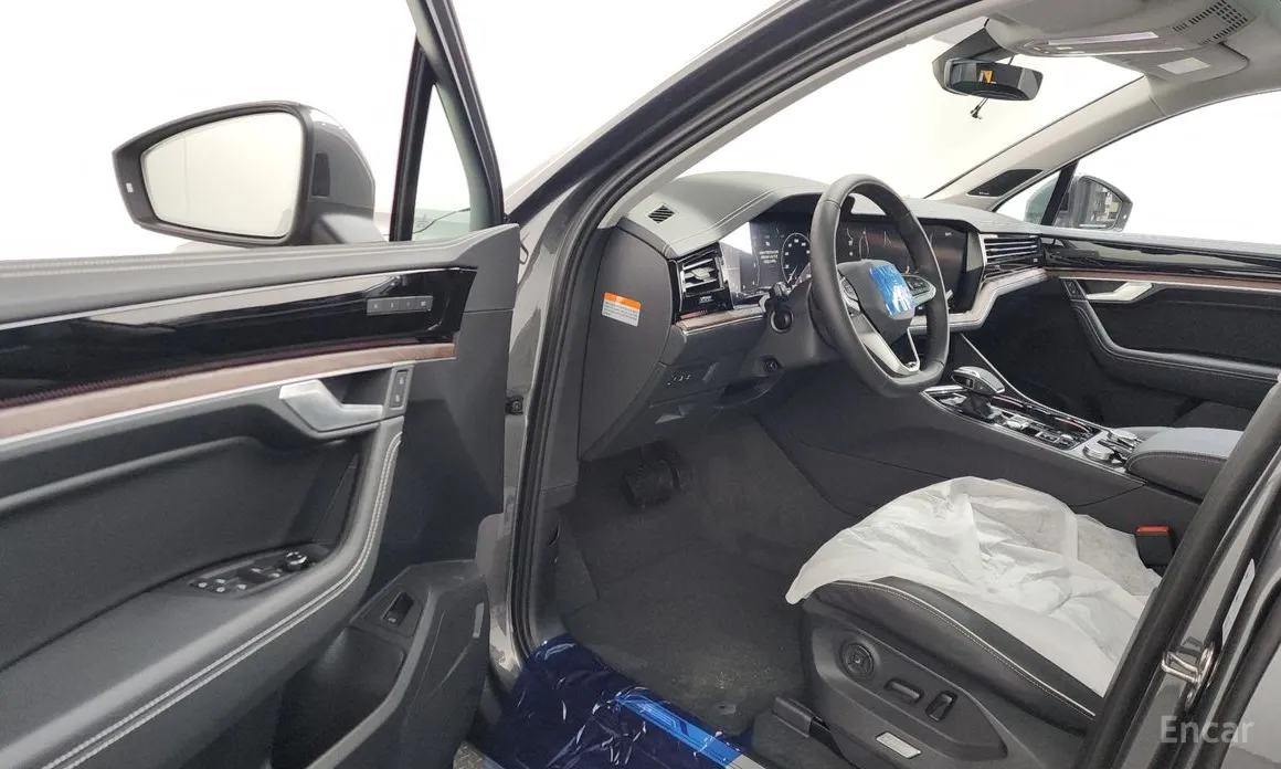 Фото 10 - Volkswagen Touareg