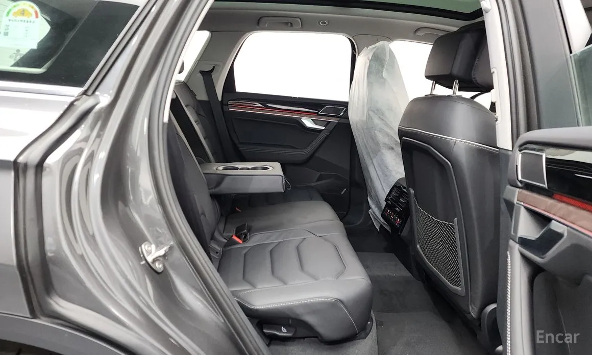 Фото 12 - Volkswagen Touareg