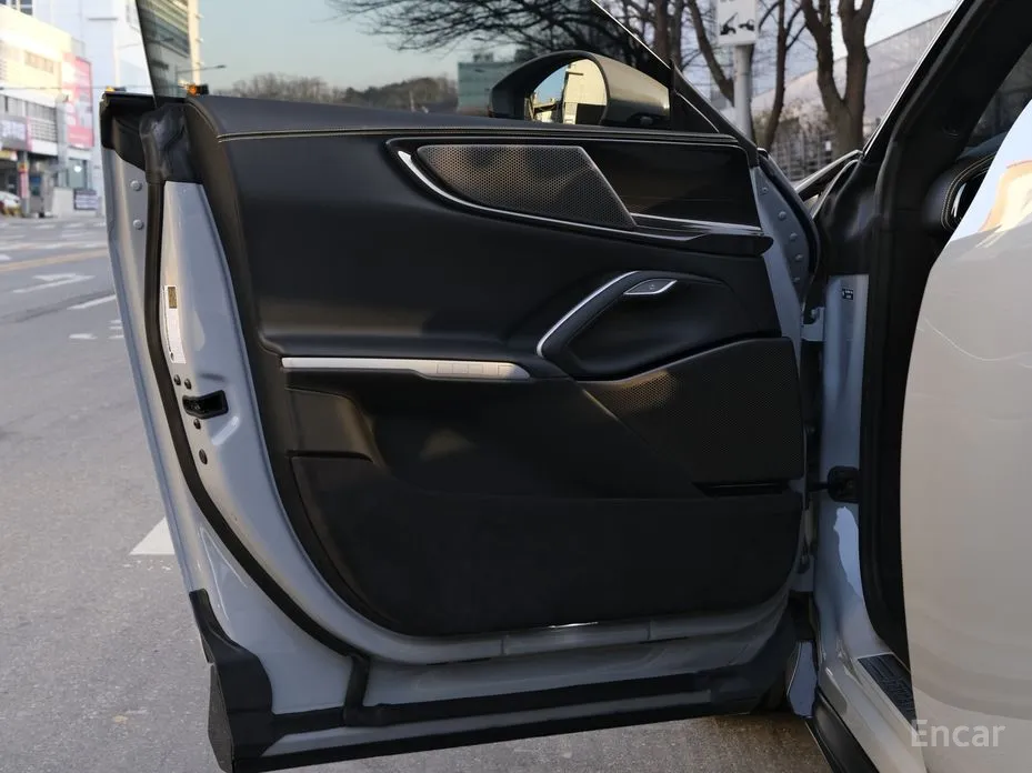 Фото 17 - Ferrari Purosangue