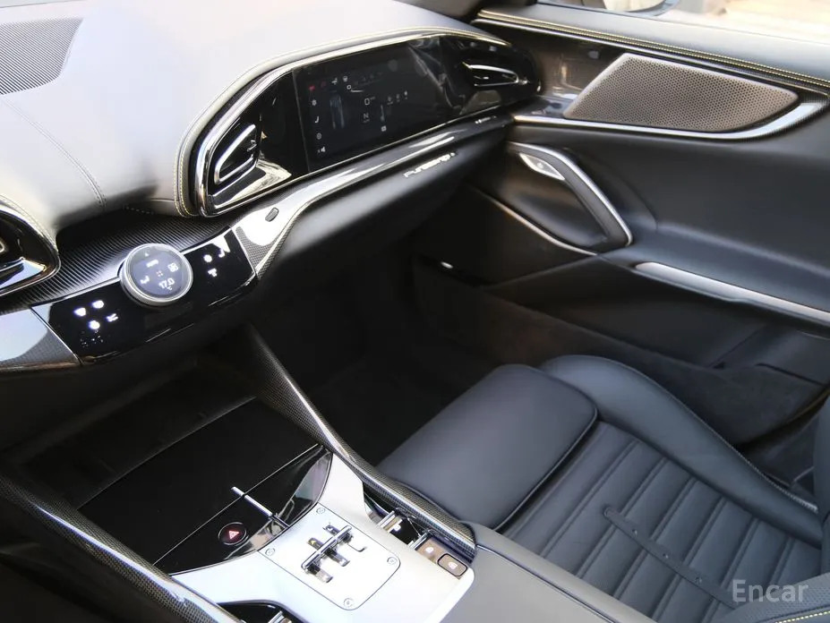 Фото 18 - Ferrari Purosangue